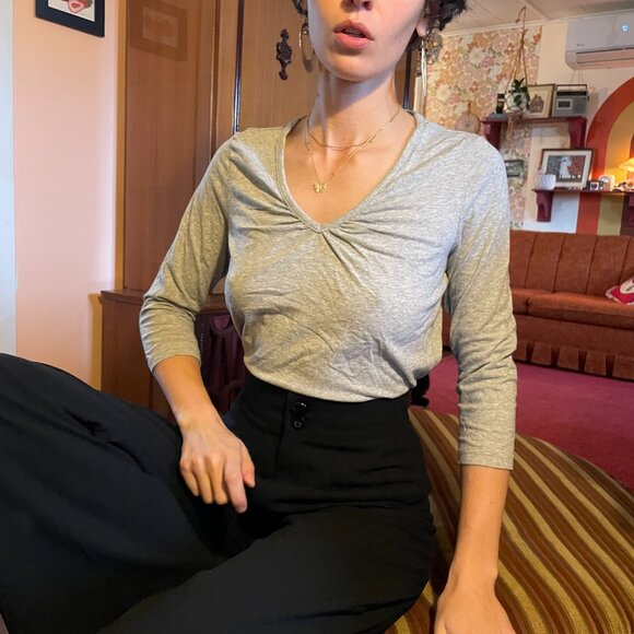 Classic Y2K reitmans cotton spandex grey v neck ¾ sleeve shirt - Picture 8 of 14